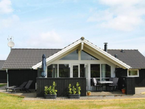 Lovely Holiday Home in Hadsund with Sauna in Øster Hurup